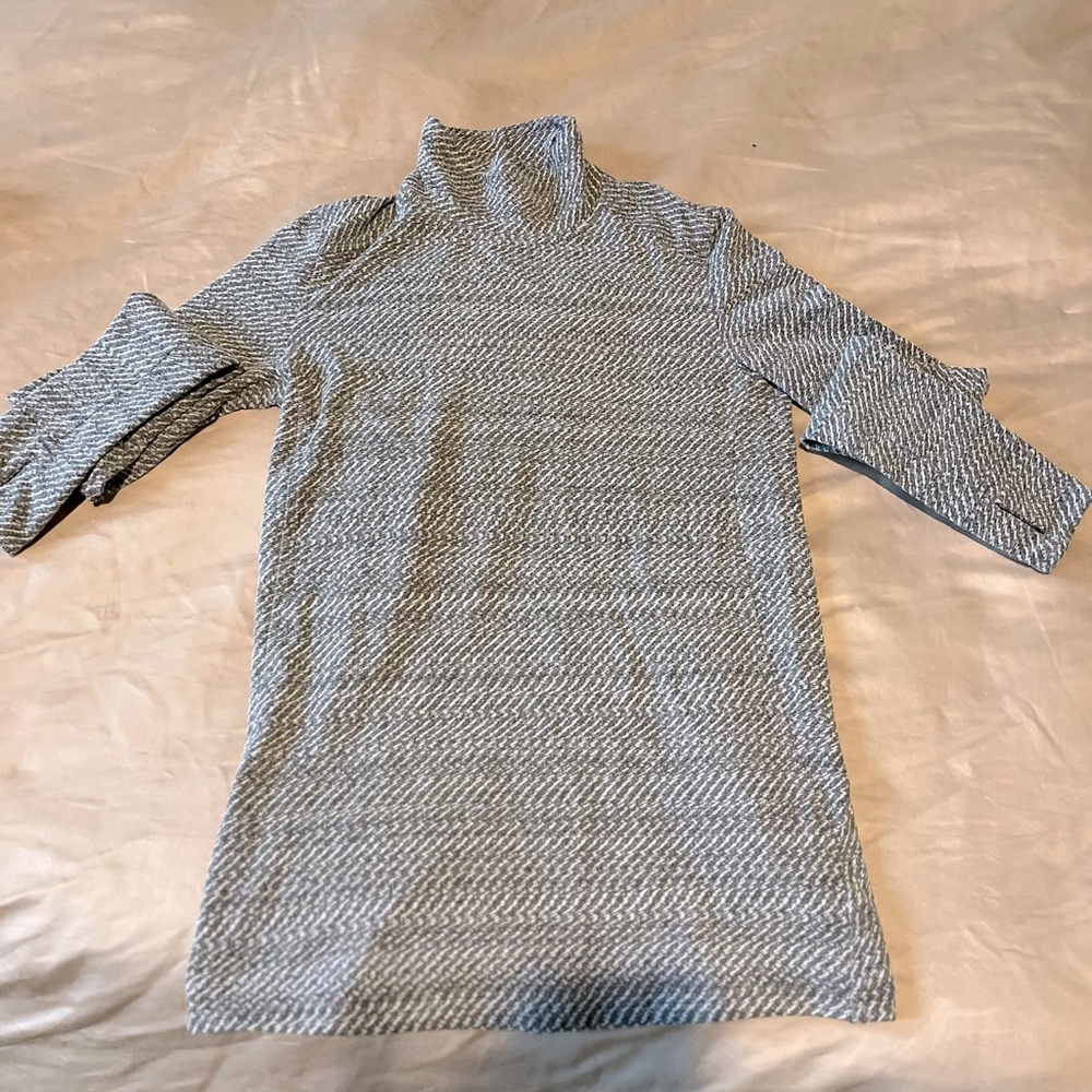 Lululemon mock neck running shirt- size 4